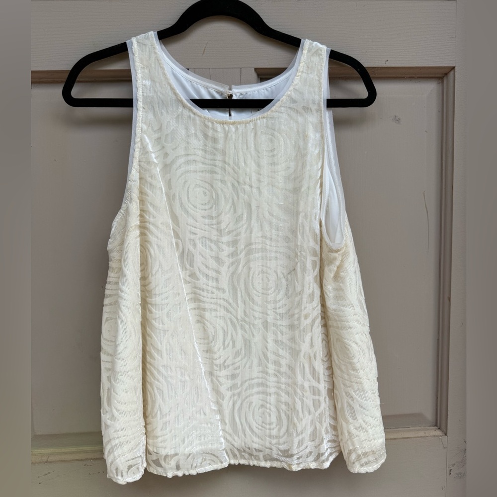 A New Day Cream/White Sleeveless Floral Textured Top with Gold Accent. Large